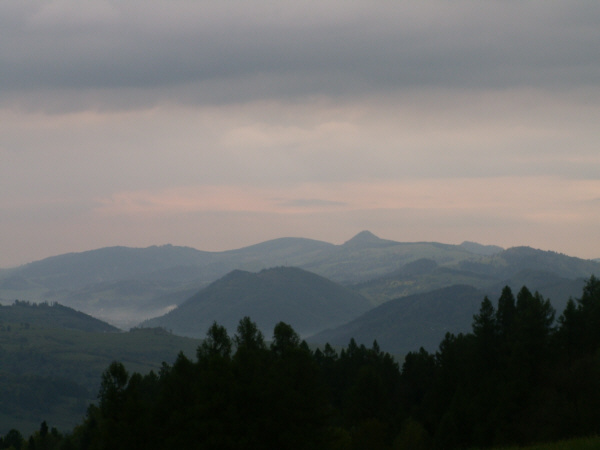 Widok z Marszałka na Beskid Sądecki.