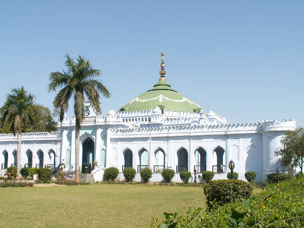 Lucknow: mauzoleum Najafa