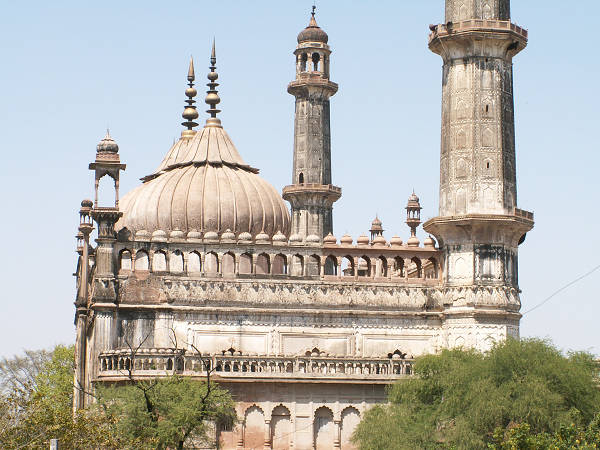 Lucknow: Bara Imambara