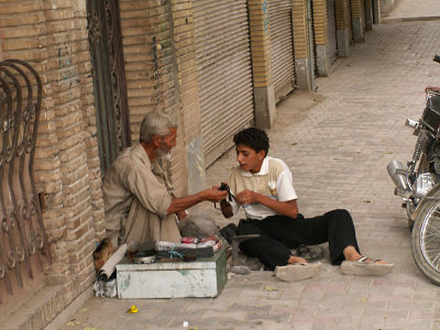 Kashan: ojciec uczy syna fachu