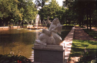 Peterhof:ogrody i fontanny