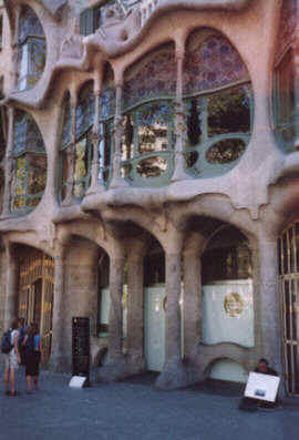Kamienice wg, Gaudiego